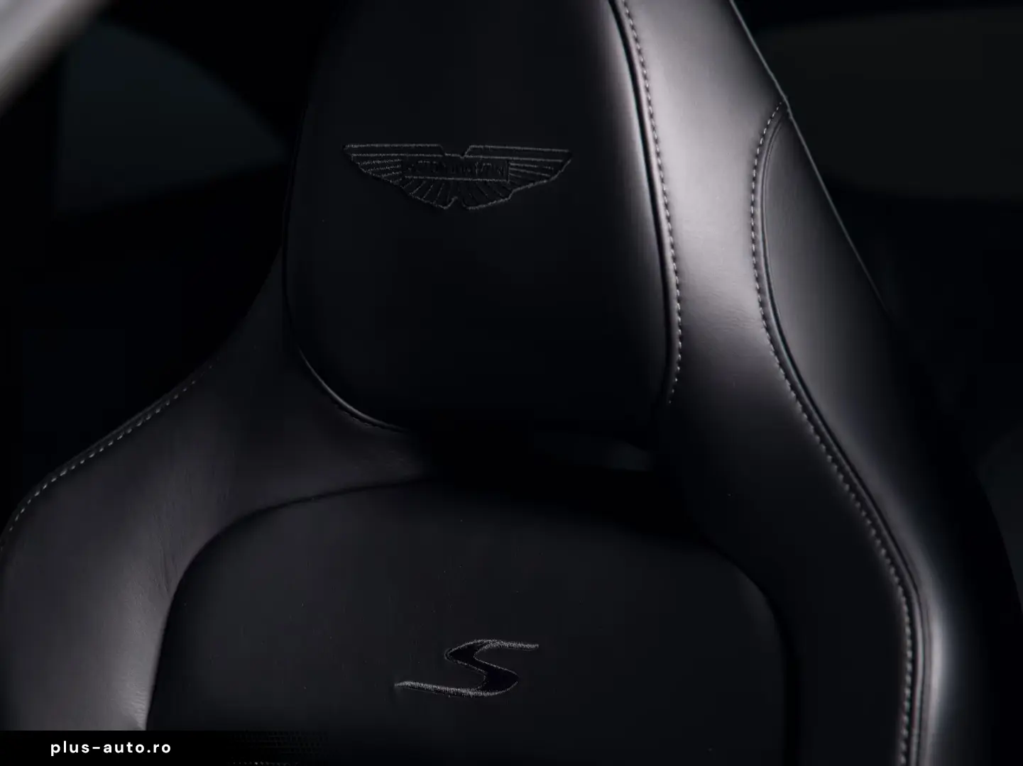 Aston Martin DBX S   Magneto Bronz