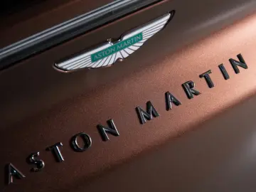 Aston Martin DBX S   Magneto Bronz