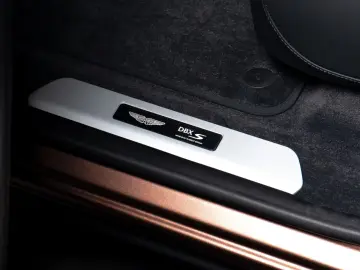 Aston Martin DBX S   Magneto Bronz