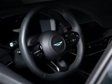 Aston Martin DBX S   Magneto Bronz