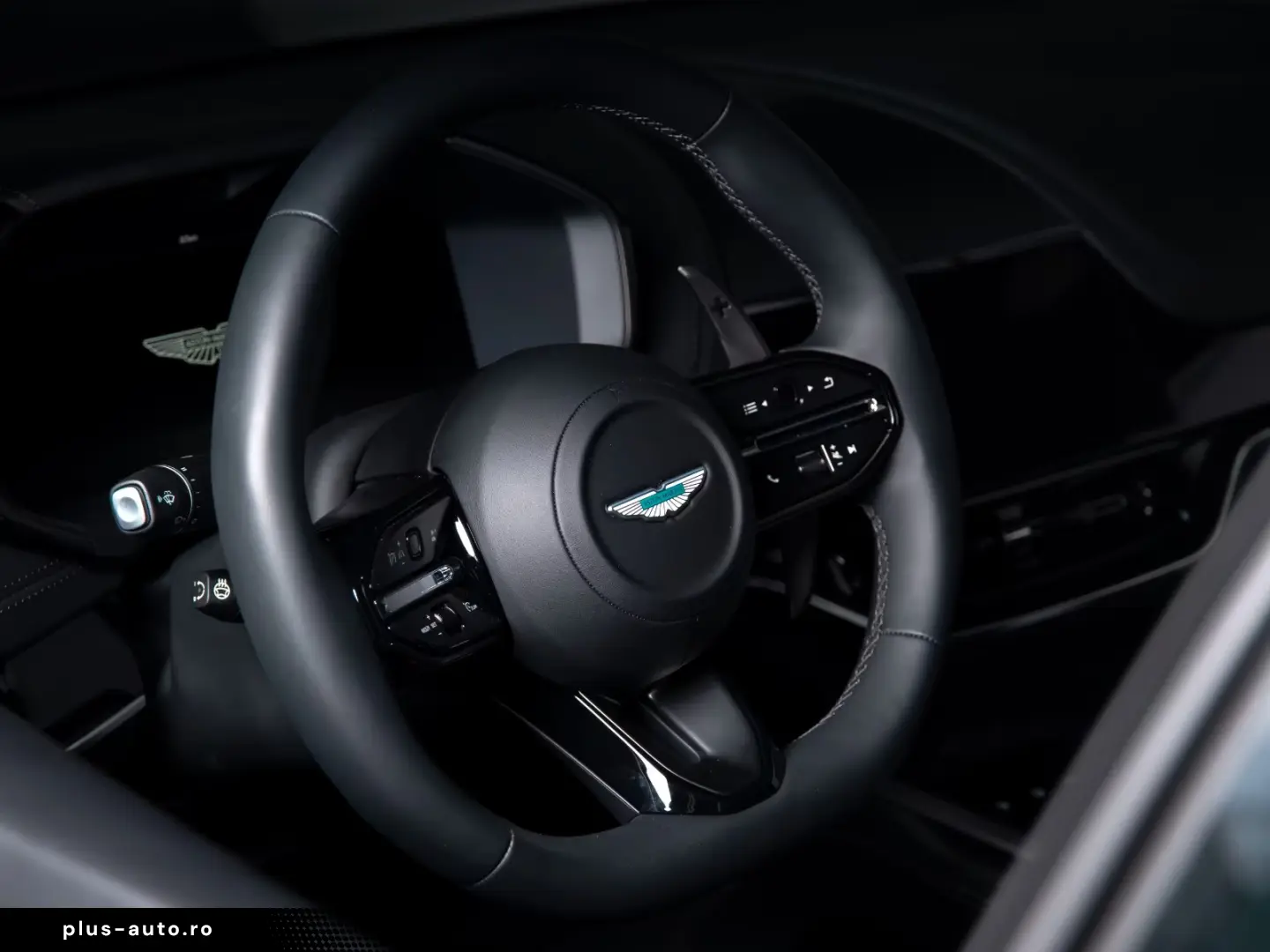 Aston Martin DBX S   Magneto Bronz