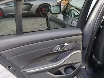 BMW 320 d xDrive Lim. M Sport -Standhzg-ACC-LED-DAB