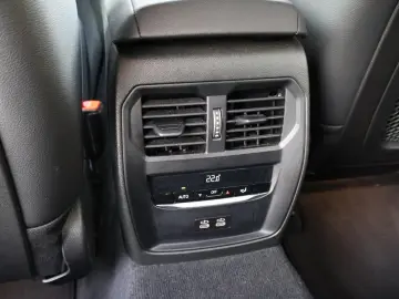 BMW 320 d xDrive Lim. M Sport -Standhzg-ACC-LED-DAB