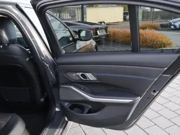 BMW 320 d xDrive Lim. M Sport -Standhzg-ACC-LED-DAB