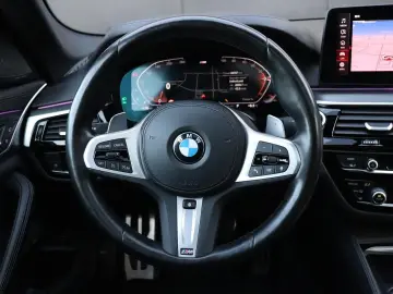 BMW 520 5-serie 520i Business Edition Plus   M-SPORT