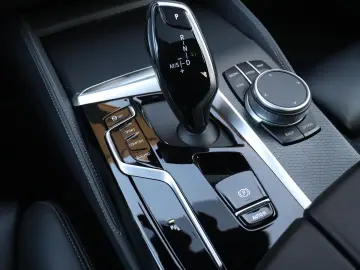 BMW 520 5-serie 520i Business Edition Plus   M-SPORT