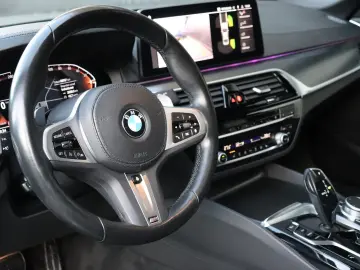 BMW 520 5-serie 520i Business Edition Plus   M-SPORT