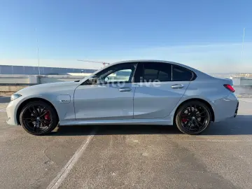 BMW 330e SAG M PAKET CURVED HEAP UP KAMER LASER H&K!