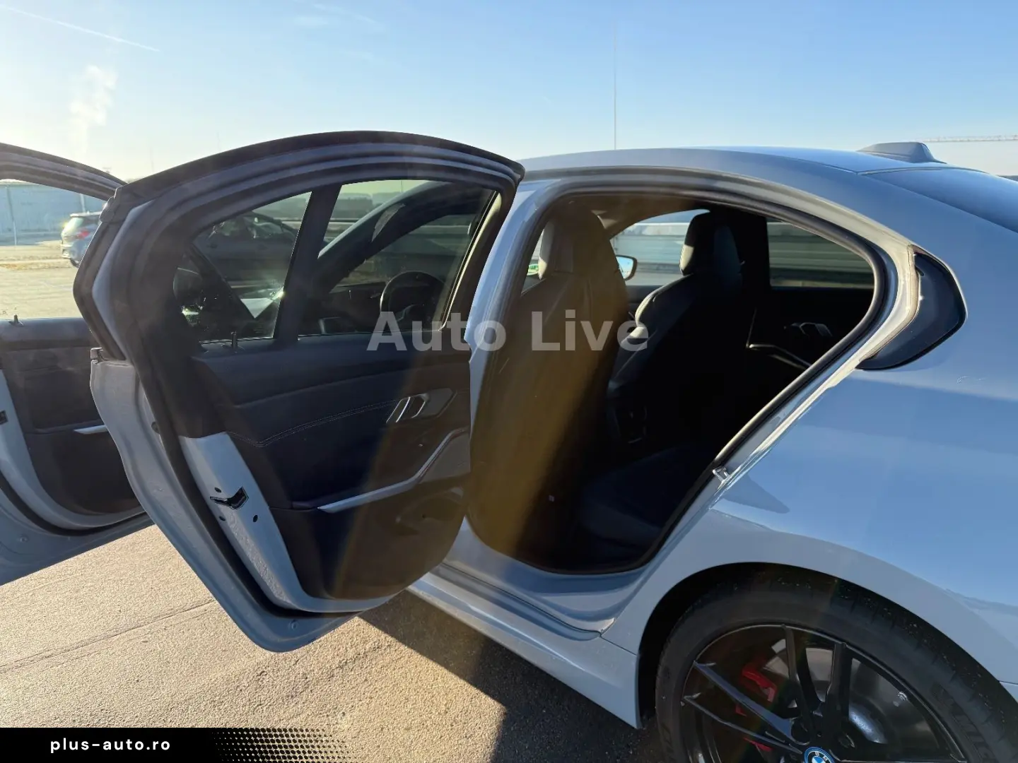 BMW 330e SAG M PAKET CURVED HEAP UP KAMER LASER H&K!