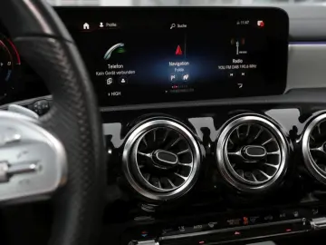 MERCEDES-BENZ CLA 250 e Coupé AMG Night Panorama Sit&hellip;