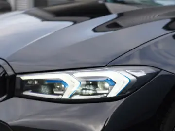 BMW 320d xDrive M Sport SCHIEBEDACH H&K KAM AHK HUD