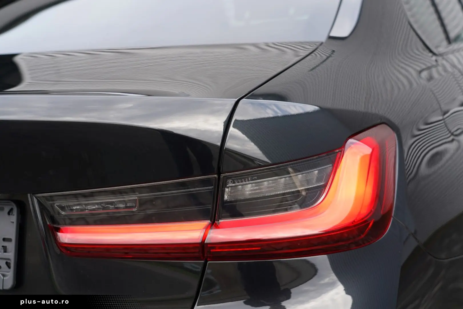 BMW 320d xDrive M Sport SCHIEBEDACH H&K KAM AHK HUD