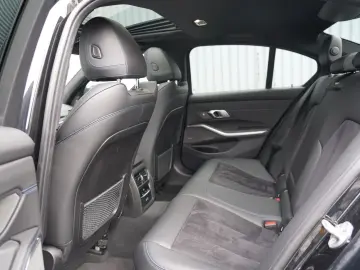 BMW 320d xDrive M Sport SCHIEBEDACH H&K KAM AHK HUD