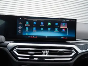 BMW 320d xDrive M Sport SCHIEBEDACH H&K KAM AHK HUD