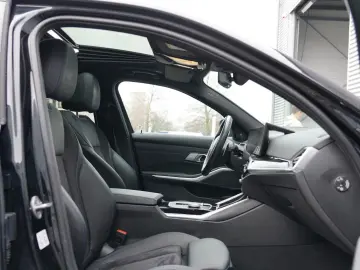 BMW 320d xDrive M Sport SCHIEBEDACH H&K KAM AHK HUD