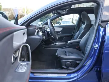 MERCEDES-BENZ CLA 180 Coupé AMG Sport Advanced  Dist&hellip;