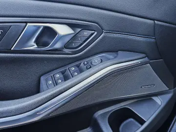 BMW Limousine 320 d xDrive M Sport HUD Sportsitze