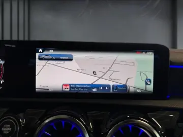 MERCEDES-BENZ CLA 200 AMG  SHZ KAMERA PDC  MBUX LED AMBIENTE