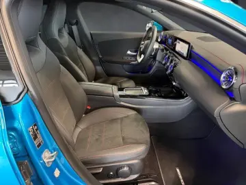 MERCEDES-BENZ CLA 200 AMG  SHZ KAMERA PDC  MBUX LED AMBIENTE