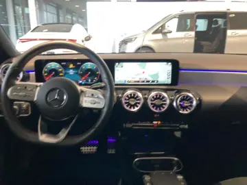 MERCEDES-BENZ CLA 220 d 4M Coupé AMG NIGHT PANO AMBI LED KAM