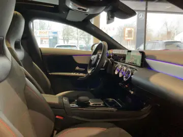 MERCEDES-BENZ CLA 220 d 4M Coupé AMG NIGHT PANO AMBI LED KAM