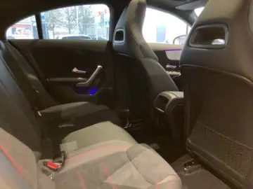 MERCEDES-BENZ CLA 220 d 4M Coupé AMG NIGHT PANO AMBI LED KAM