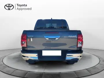 TOYOTA Toyota Hilux 2.4 d-4d C&C 4x4 Lounge