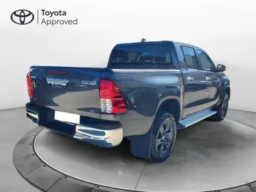 TOYOTA Toyota Hilux 2.4 d-4d C&C 4x4 Lounge