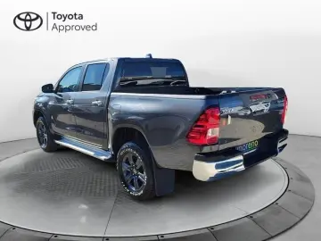 TOYOTA Toyota Hilux 2.4 d-4d C&C 4x4 Lounge