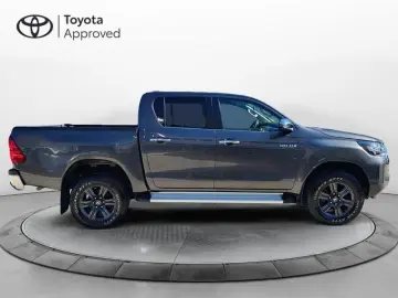 TOYOTA Toyota Hilux 2.4 d-4d C&C 4x4 Lounge