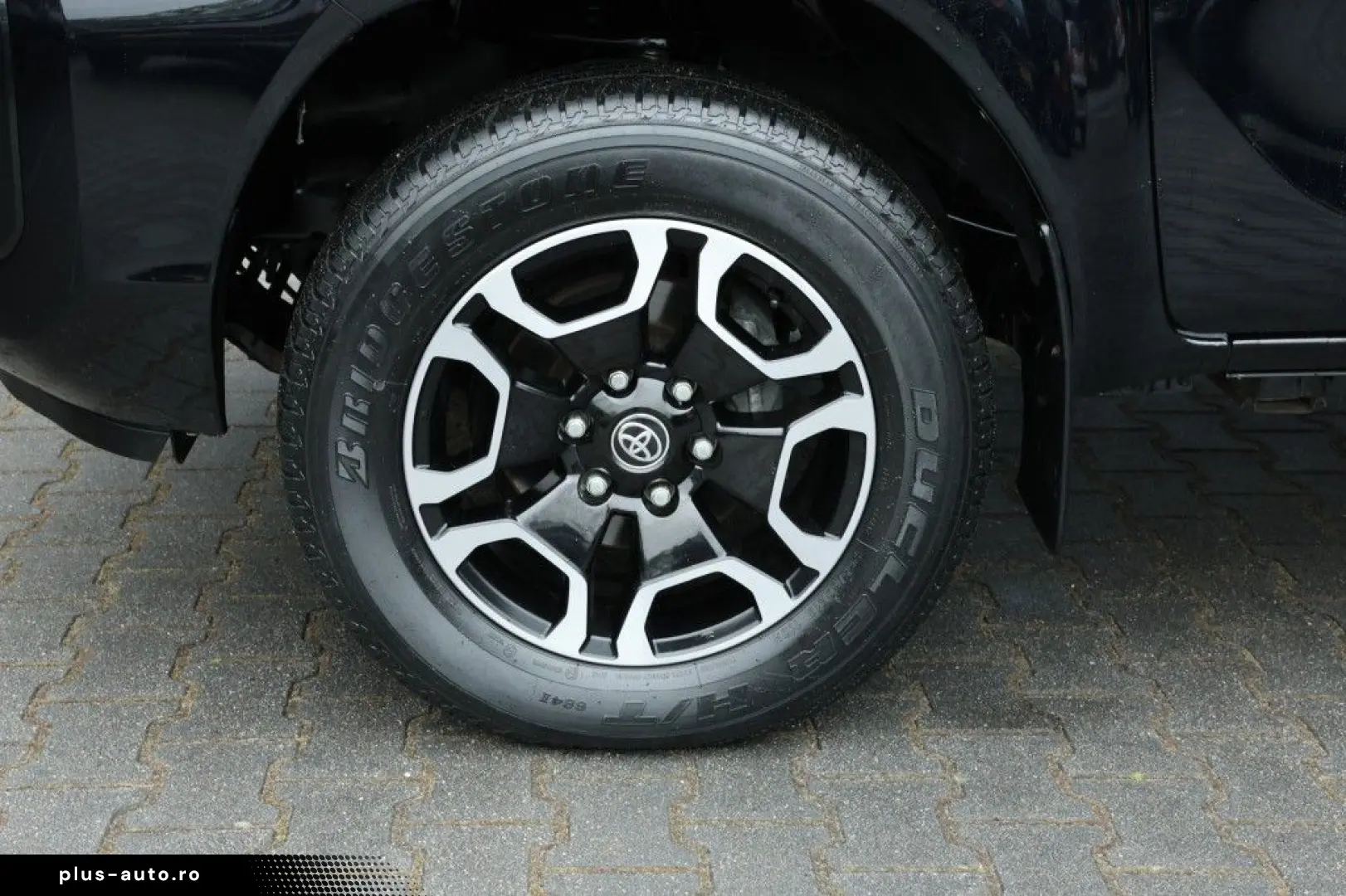 TOYOTA Hilux 2.4 D-4D X-TRA CAB COMFORT 4WD VAN