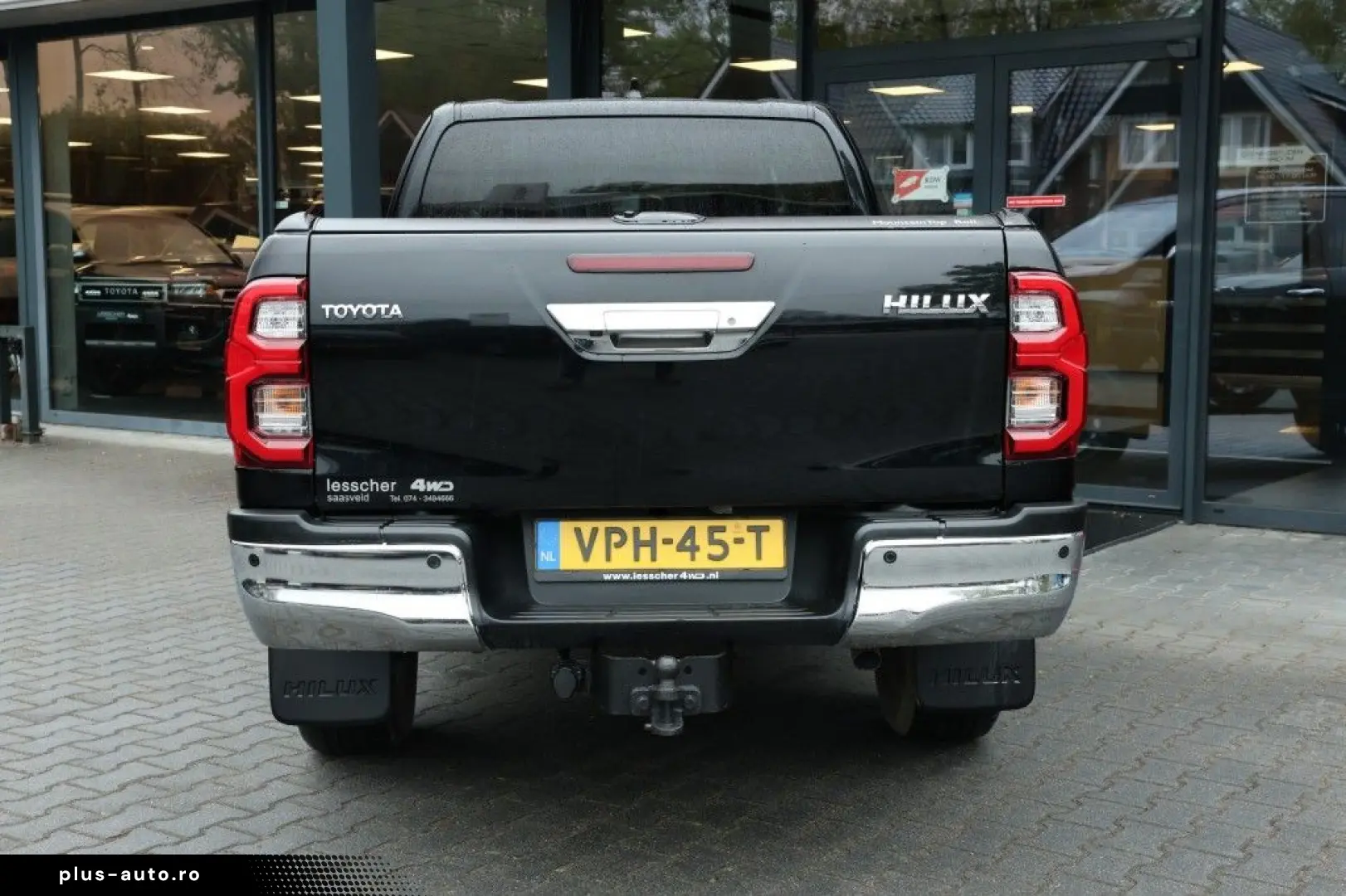 TOYOTA Hilux 2.4 D-4D X-TRA CAB COMFORT 4WD VAN
