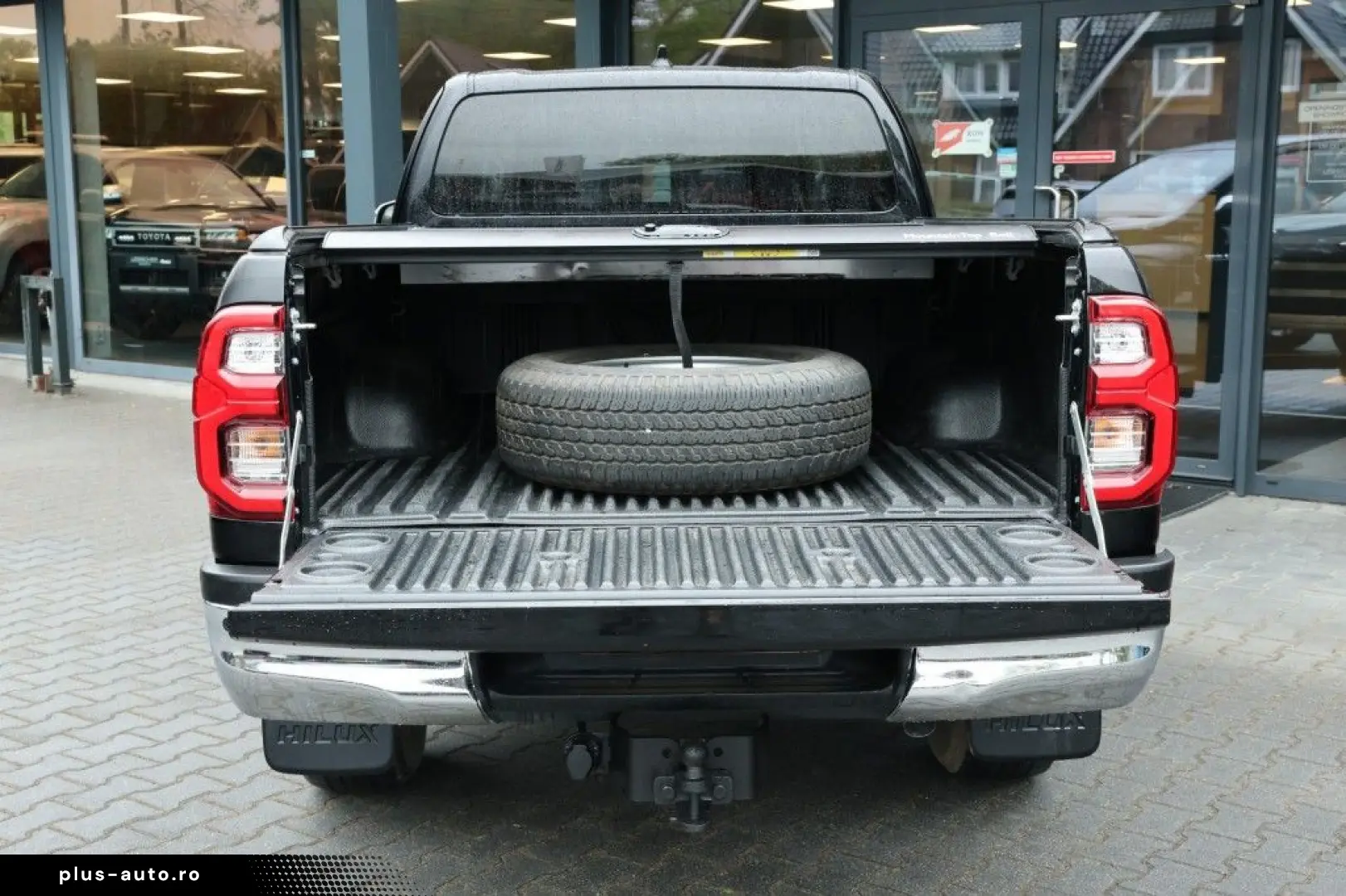 TOYOTA Hilux 2.4 D-4D X-TRA CAB COMFORT 4WD VAN