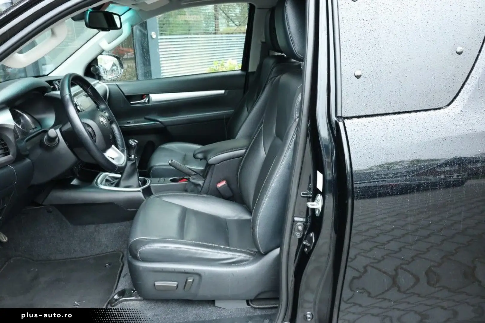 TOYOTA Hilux 2.4 D-4D X-TRA CAB COMFORT 4WD VAN