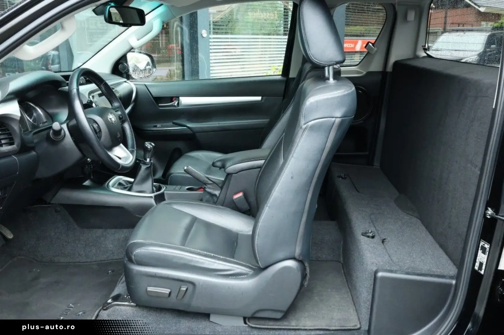 TOYOTA Hilux 2.4 D-4D X-TRA CAB COMFORT 4WD VAN