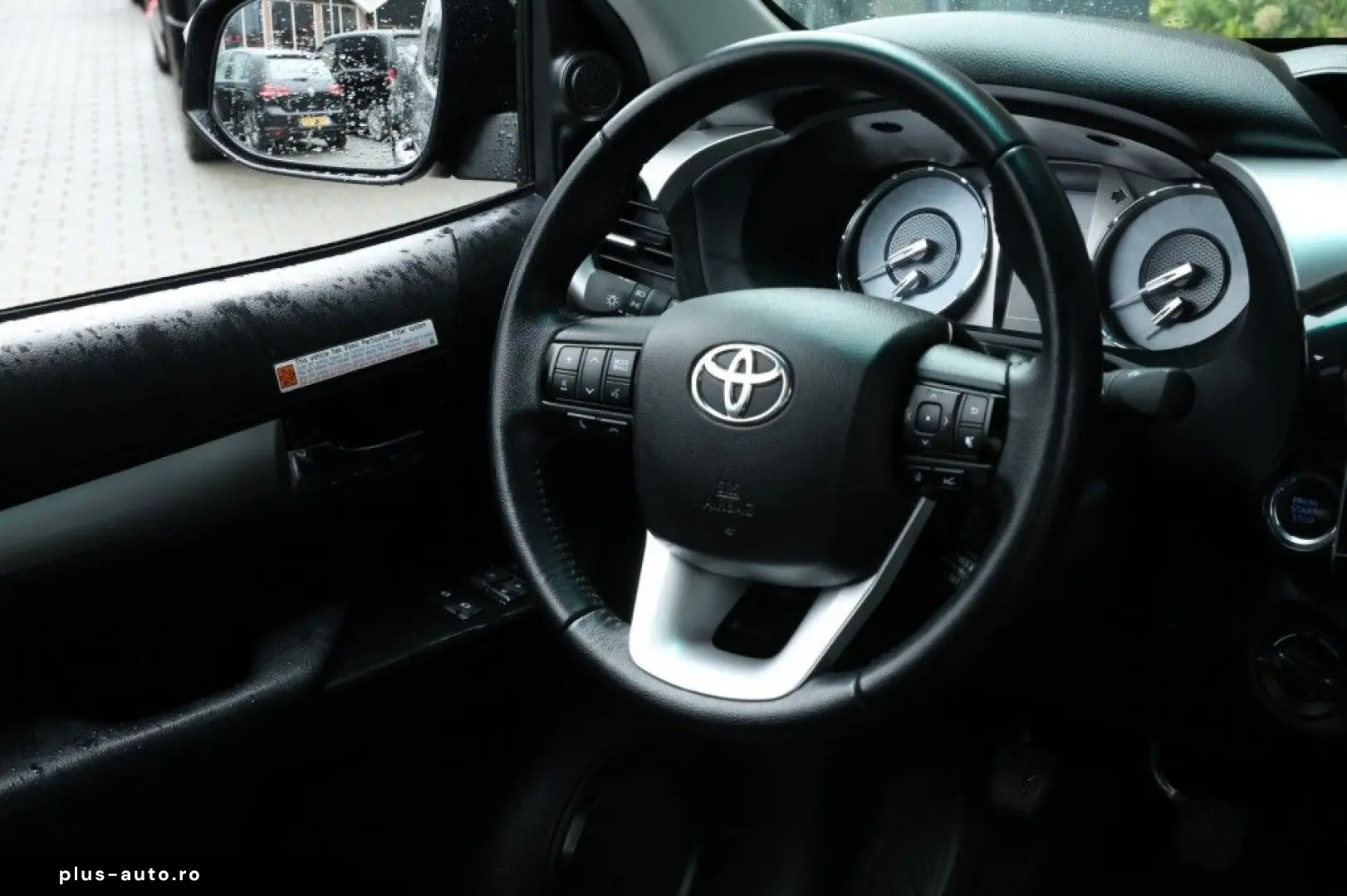 TOYOTA Hilux 2.4 D-4D X-TRA CAB COMFORT 4WD VAN