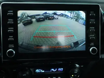 TOYOTA Hilux 2.4 D-4D X-TRA CAB COMFORT 4WD VAN