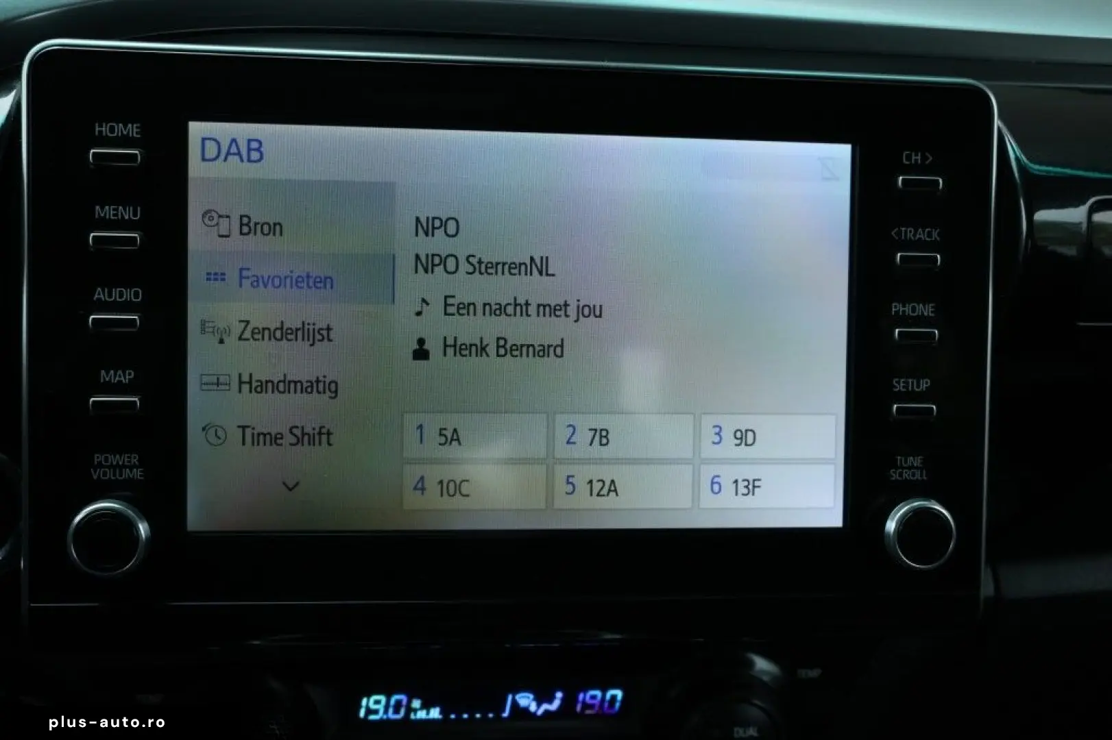 TOYOTA Hilux 2.4 D-4D X-TRA CAB COMFORT 4WD VAN