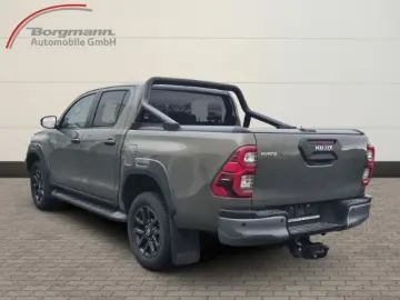 TOYOTA Hilux Double Cab Invincible 4x4 2.8 D-4D EU6d  L