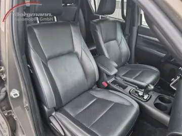 TOYOTA Hilux Double Cab Invincible 4x4 2.8 D-4D EU6d  L