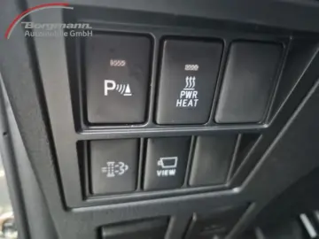 TOYOTA Hilux Double Cab Invincible 4x4 2.8 D-4D EU6d  L