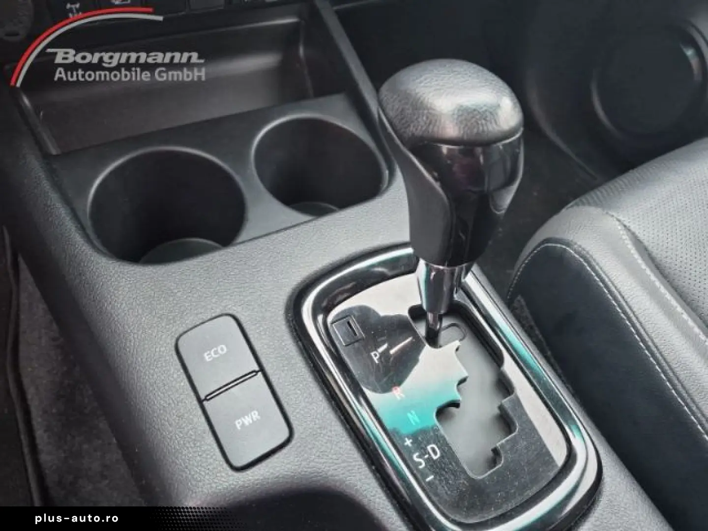 TOYOTA Hilux Double Cab Invincible 4x4 2.8 D-4D EU6d  L