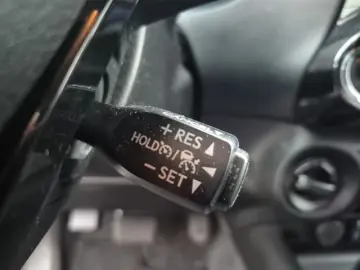 TOYOTA Hilux Double Cab Invincible 4x4 2.8 D-4D EU6d  L