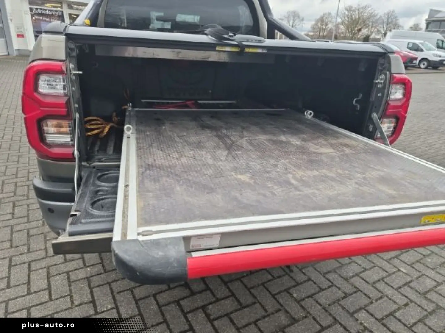 TOYOTA Hilux Double Cab Invincible 4x4 2.8 D-4D EU6d  L