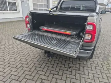 TOYOTA Hilux Double Cab Invincible 4x4 2.8 D-4D EU6d  L