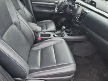 TOYOTA Hilux Double Cab Invincible 4x4 2.8 D-4D EU6d  L