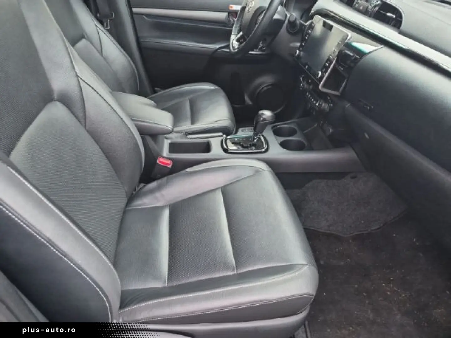 TOYOTA Hilux Double Cab Invincible 4x4 2.8 D-4D EU6d  L