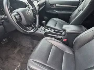 TOYOTA Hilux Double Cab Invincible 4x4 2.8 D-4D EU6d  L