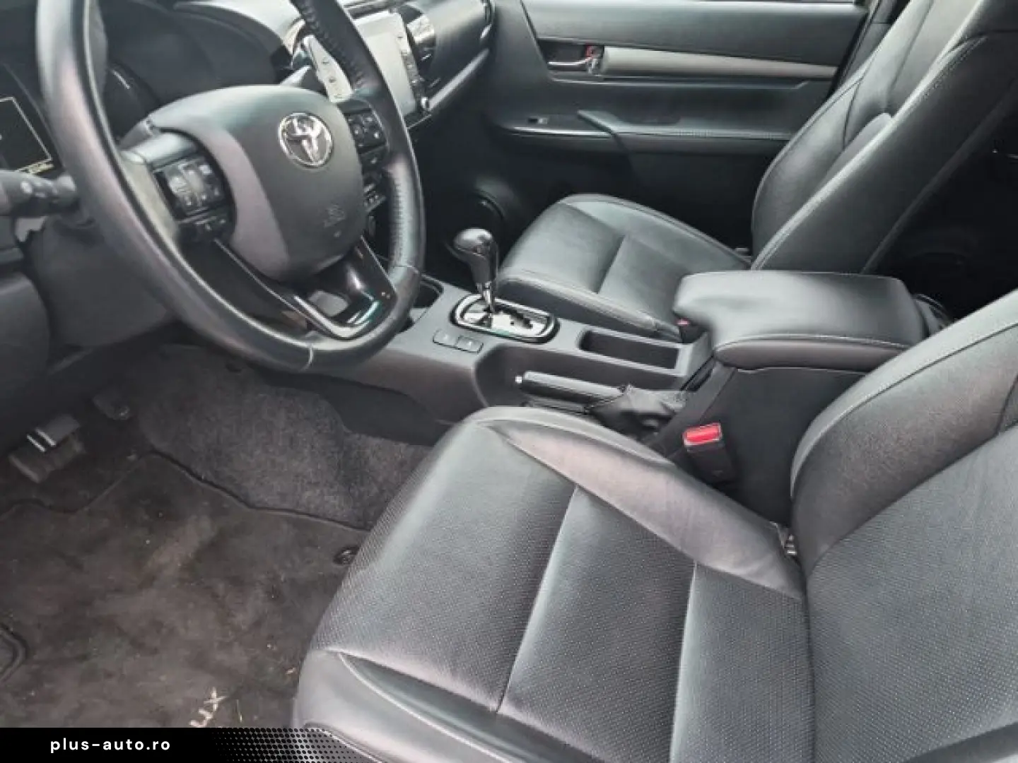 TOYOTA Hilux Double Cab Invincible 4x4 2.8 D-4D EU6d  L