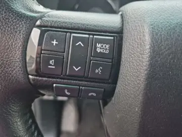 TOYOTA Hilux Double Cab Invincible 4x4 2.8 D-4D EU6d  L